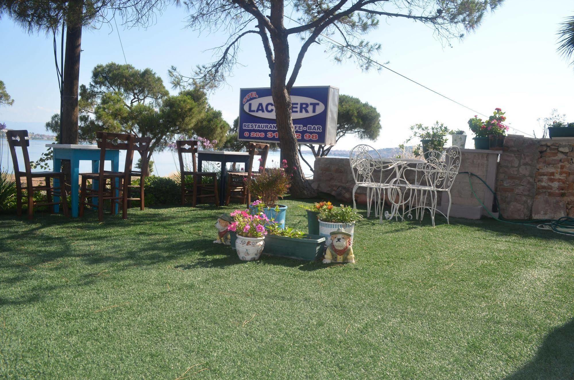 Lacivert Hotel Ayvalı Extérieur photo